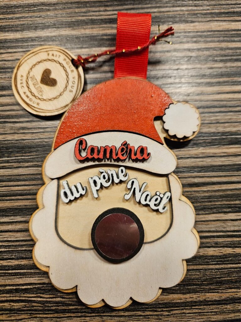 Attention, boule de Noël high-tech